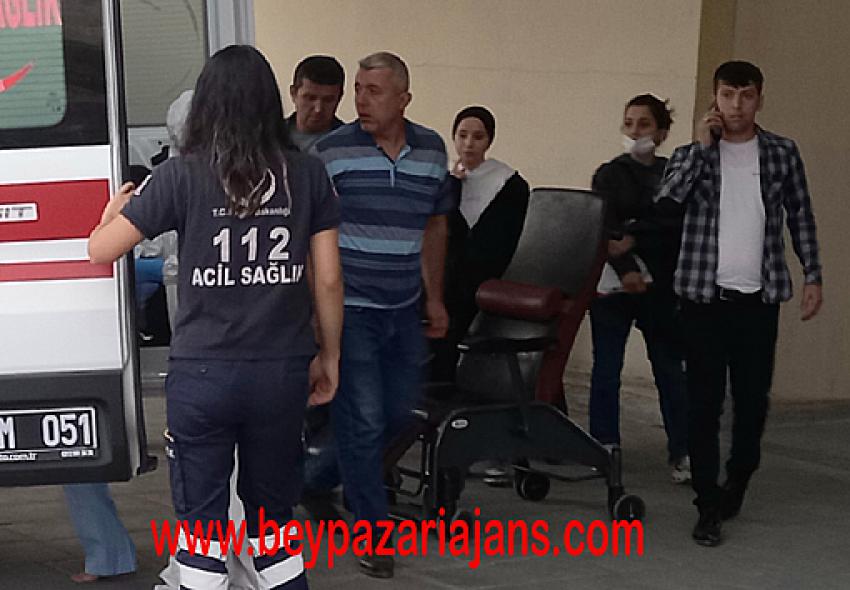Beypazarı İlçesinde bir tesiste çalışanlardan 12 kişi zehirlenme şüphesiyle hastaneye kaldırıldı.