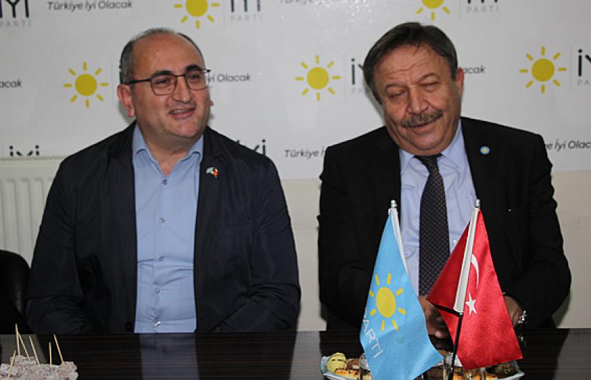 İyi Parti Ankara 3 Bölge milletvekili adayı Yüksel Arslan, çeşitli çevrelerle bir araya geliyor: