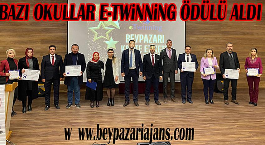 Beypazarı’nda Bazı okullara e-Twinning Kalite Ödülleri verildi.