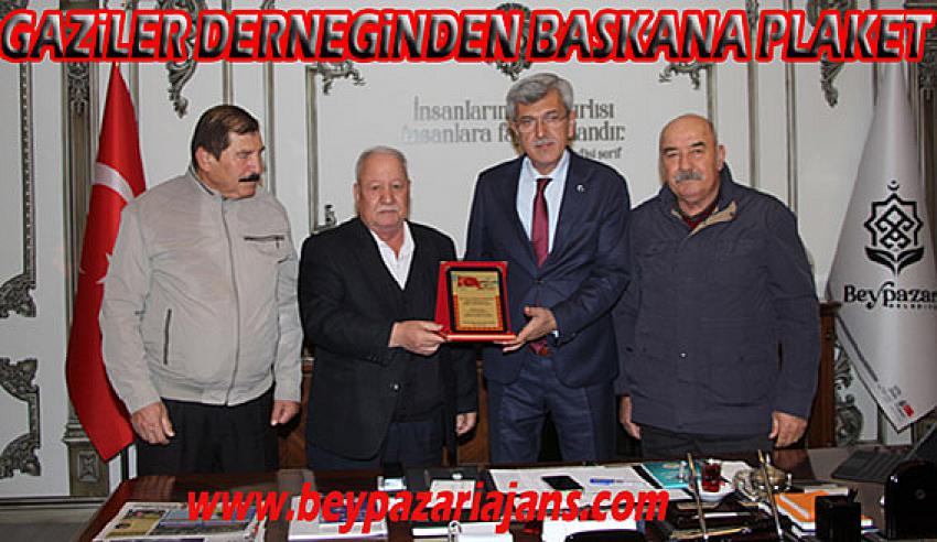1974 Kıbrıs Barış hareketi Gazilerini belediye başkanı Tuncer Kaplan, makamımda kabul etti.