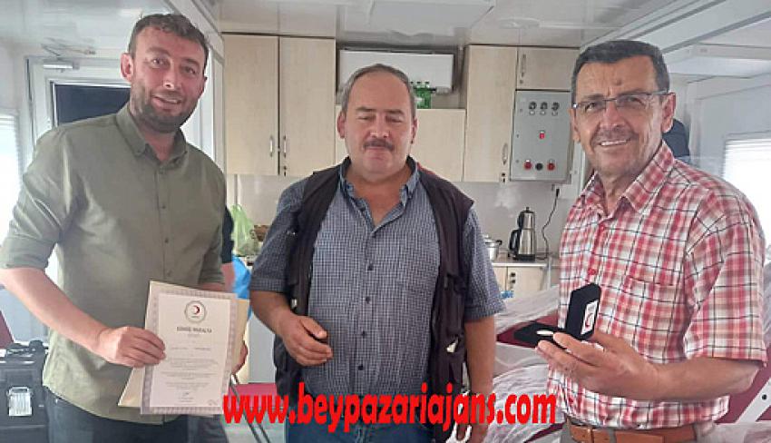 Beypazarı Türk Kızılay temsilciliği, 25 Kez kan bağışında bulunanlara Gümüş Madalya verdi: