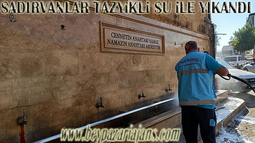 Belediye ekipleri tarafından şadırvanlar yıkandı:
